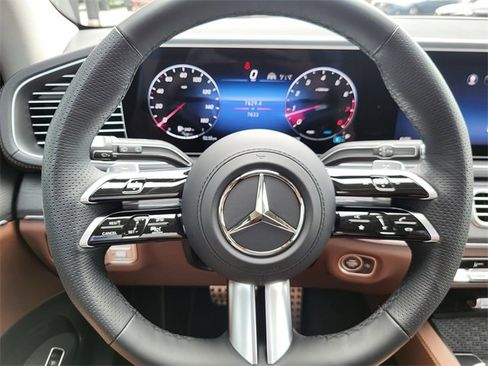 Used 2024 Mercedes-Benz GLS 450 4MATIC image 25