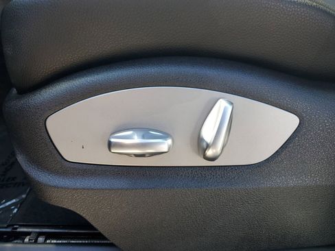 Used 2021 Porsche Macan image 23