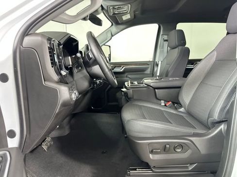 Used 2025 GMC Sierra 2500 SLE w/ SLE Value Package; image 11