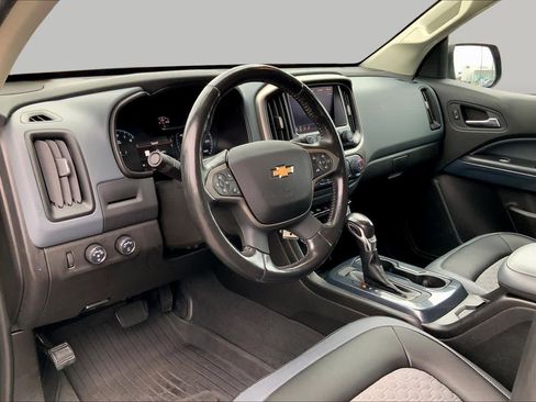 Used 2022 Chevrolet Colorado Z71 w/ Z71 Midnight Edition AWD/4WD image 16