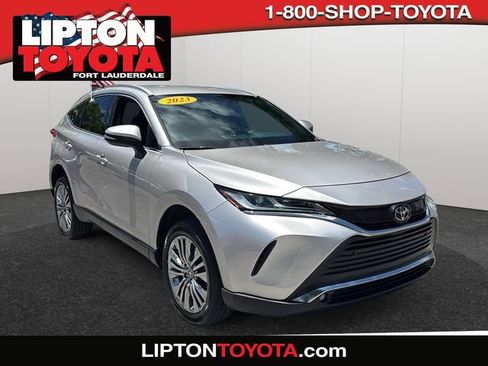 Used 2023 Toyota Venza XLE AWD/4WD image 1