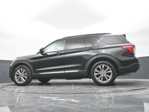 Used 2023 Ford Explorer XLT w/ Equipment Group 202A image 43