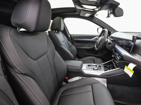 New 2026 BMW i4 xDrive40i w/ Premium Package AWD/4WD image 31