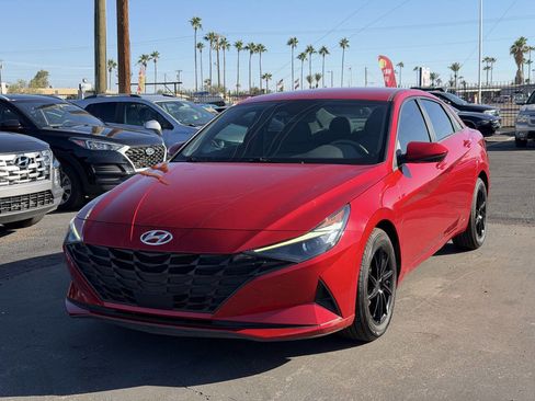 Used 2021 Hyundai Elantra SEL w/ Convenience Package image 1