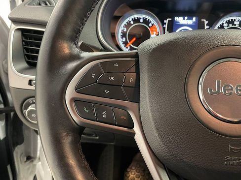 Used 2020 Jeep Cherokee Latitude Plus w/ Cold Weather Group image 33