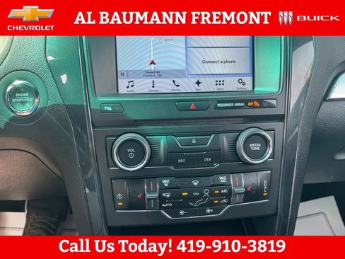 Used 2017 Ford Explorer XLT w/ Equipment Group 202A FWD image 18