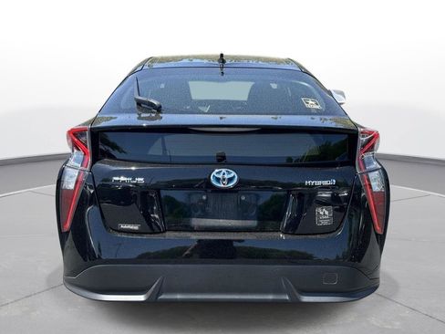 Used 2017 Toyota Prius Three Touring image 7