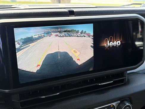 Used 2025 Jeep Wrangler Unlimited Sport AWD/4WD image 22