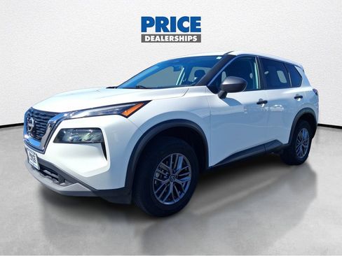Used 2023 Nissan Rogue S AWD/4WD image 2
