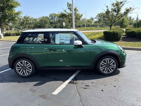 New 2026 MINI Cooper 2-Door Hardtop FWD image 5