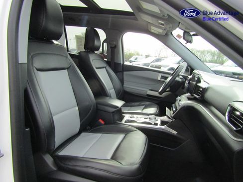 Certified 2023 Ford Explorer XLT w/ Equipment Group 202A AWD/4WD image 21