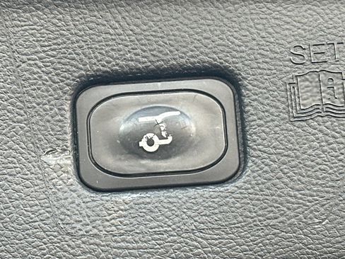 Used 2022 Ford Edge Titanium image 39