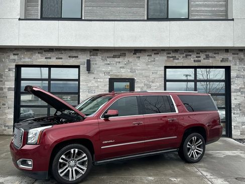 Used 2017 GMC Yukon XL Denali w/ Open Road Package image 25