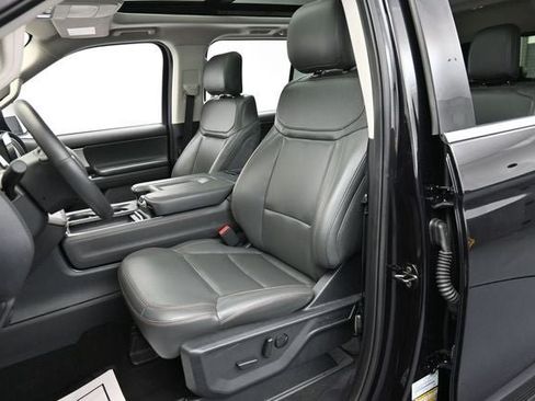 Used 2025 Ford Expedition Active AWD/4WD image 13