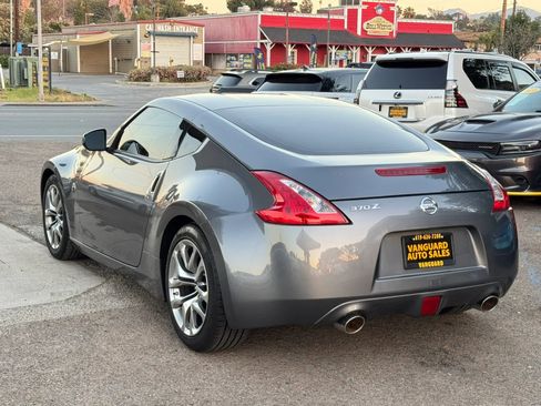 Used 2014 Nissan 370Z Coupe RWD image 35