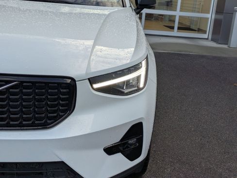 Used 2023 Volvo XC40 B5 Ultimate w/ Protection Package Premier image 10