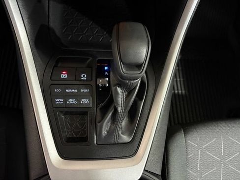 Certified 2024 Toyota RAV4 XLE w/ Convenience Package AWD/4WD image 19