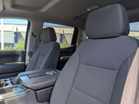 Used 2022 Chevrolet Silverado 1500 Custom Trail Boss w/ Safety Confidence Package AWD/4WD image 23