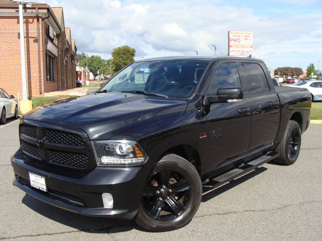 Used 2018 RAM 1500 Sport w/ Quick Order Package 26Q Night AWD/4WD image 3