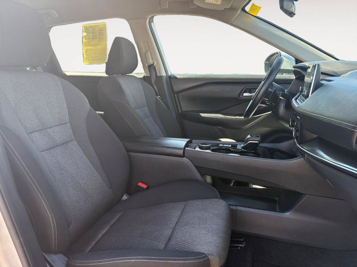 Used 2024 Nissan Rogue SV AWD/4WD image 15