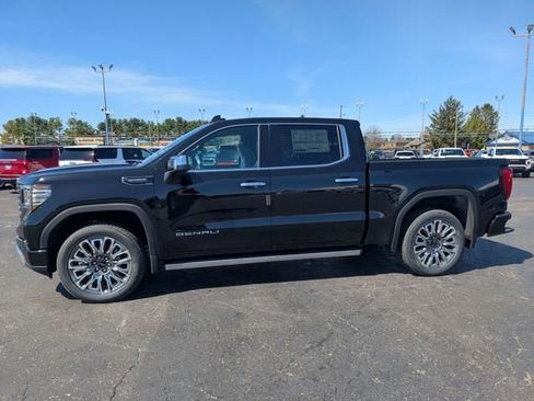 Used 2026 GMC Sierra 1500 Denali Ultimate w/ LPO, Black Badging Package image 5