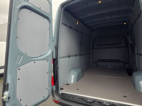 New 2025 Mercedes-Benz Sprinter 2500 image 16