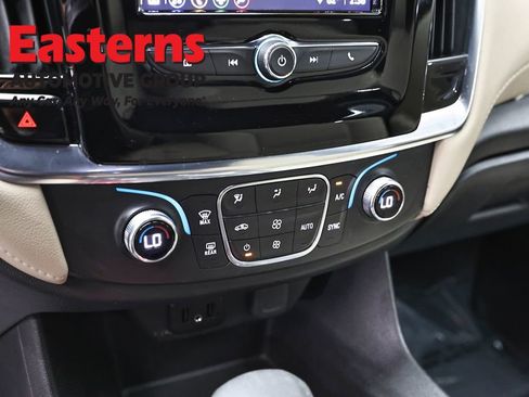Used 2022 Chevrolet Traverse LS AWD/4WD image 19