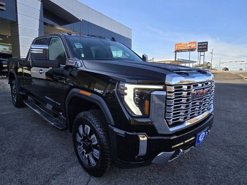 New 2025 GMC Sierra 2500 Denali w/ Denali Reserve Package image 7