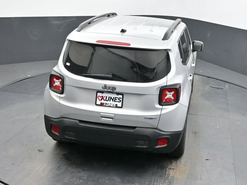 Used 2020 Jeep Renegade Latitude FWD image 18