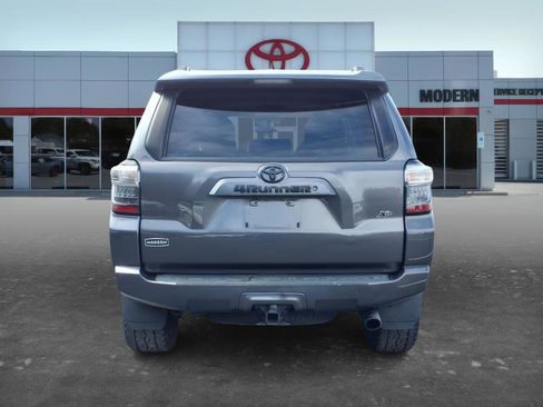 Used 2016 Toyota 4Runner SR5 image 5