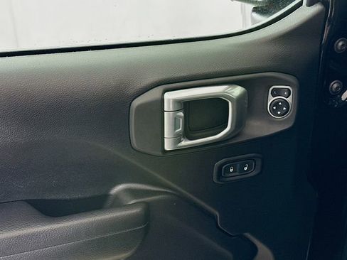 Used 2024 Jeep Wrangler Willys image 17