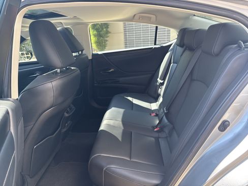 Used 2025 Lexus ES 350 w/ Premium Package FWD image 31