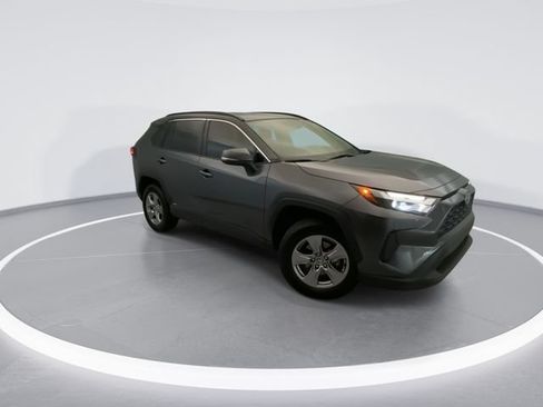 Used 2022 Toyota RAV4 XLE w/ Convenience Package AWD/4WD image 6