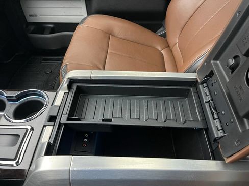 Used 2014 Ford F150 Platinum AWD/4WD image 29