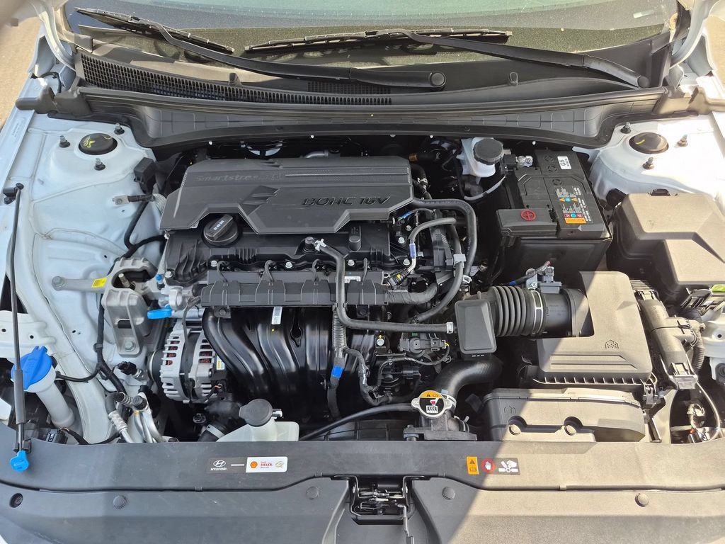 Used 2025 Hyundai Elantra SEL FWD image 35