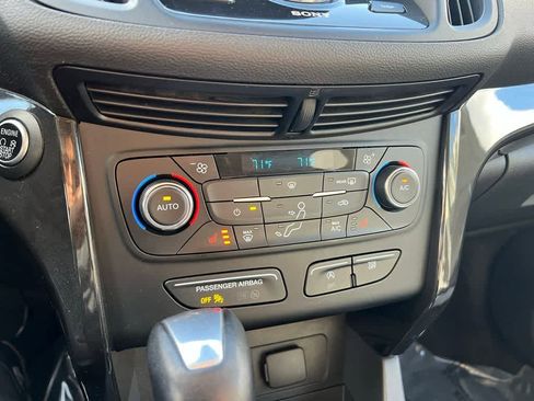 Used 2017 Ford Escape Titanium image 27
