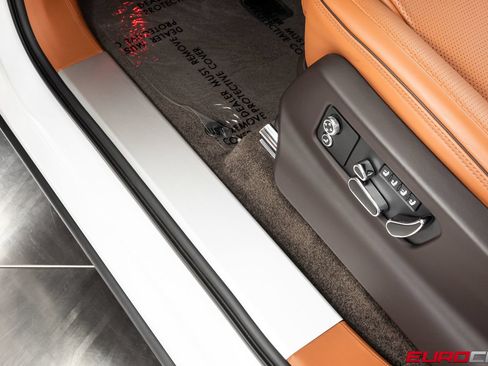 Used 2024 Bentley Bentayga AWD/4WD image 44