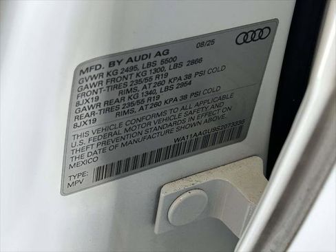 Used 2025 Audi Q5 Premium w/ Convenience Package image 23