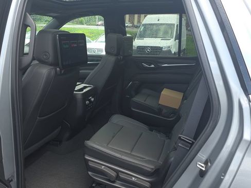 Used 2024 GMC Yukon Denali RWD image 24