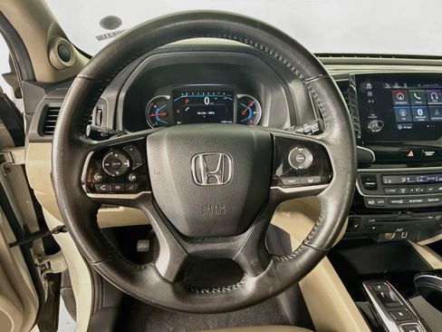 Used 2019 Honda Pilot Touring image 11