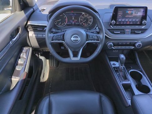 Used 2024 Nissan Altima 2.5 SR FWD image 17