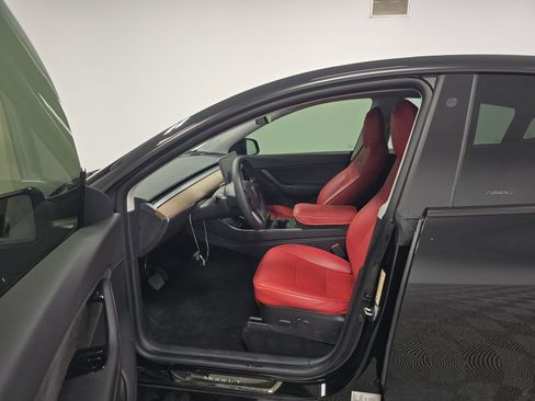 Used 2021 Tesla Model Y Long Range image 8