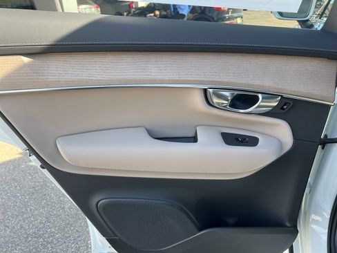 New 2026 Volvo XC90 T8 Plus w/ Protection Package Premier AWD/4WD image 21