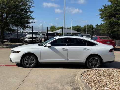 Used 2023 Honda Accord EX image 2