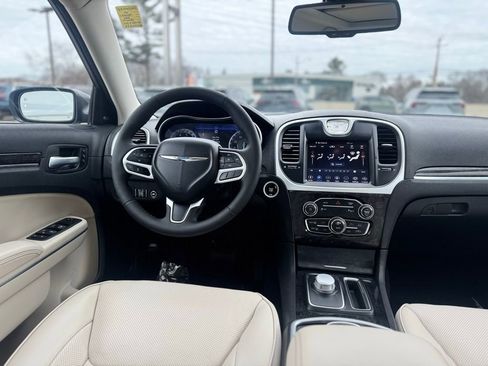 Used 2022 Chrysler 300 Touring L w/ Popular Equipment Group image 12