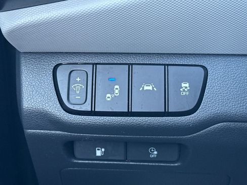 Used 2020 Hyundai Ioniq Limited image 37