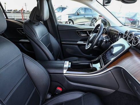 Used 2023 Mercedes-Benz GLC 300 image 18