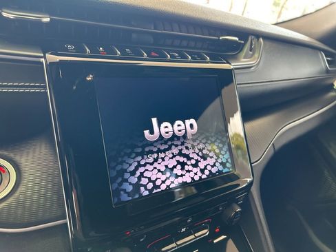 Used 2023 Jeep Grand Cherokee L Altitude image 7