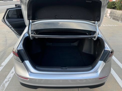 Used 2024 Honda Accord Sport image 9