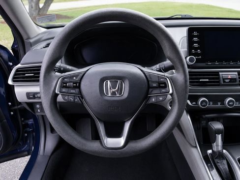 Used 2018 Honda Accord LX image 9
